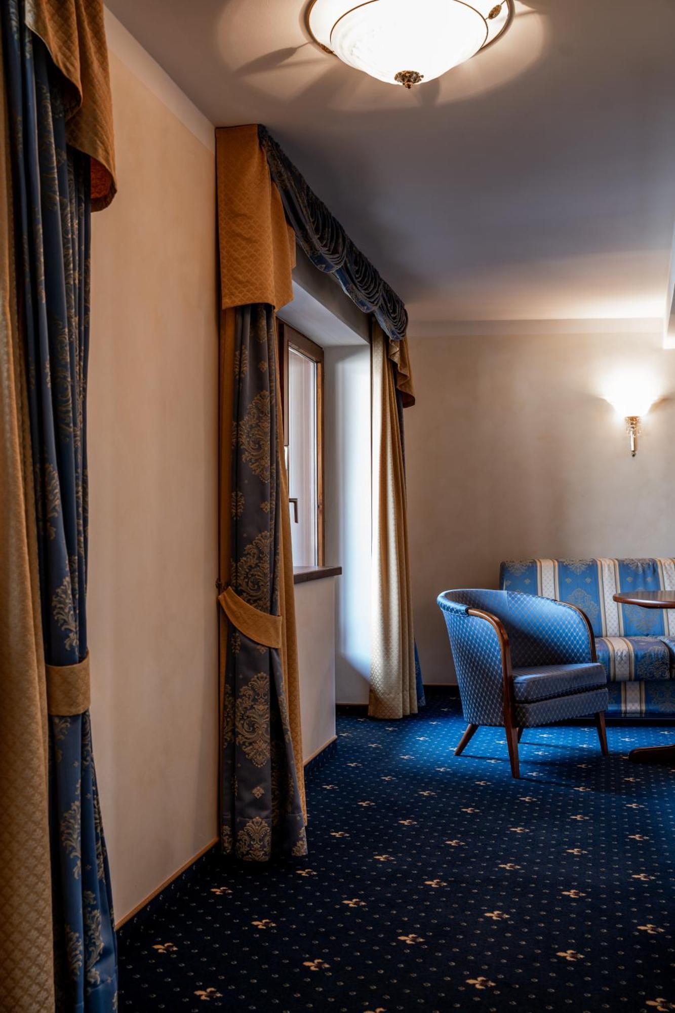 Hotel Maria Theresia Mayrhofen Ngoại thất bức ảnh